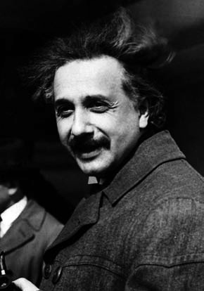 Альберт Эйнштейн. Фото с сайта albert-einstein.ru