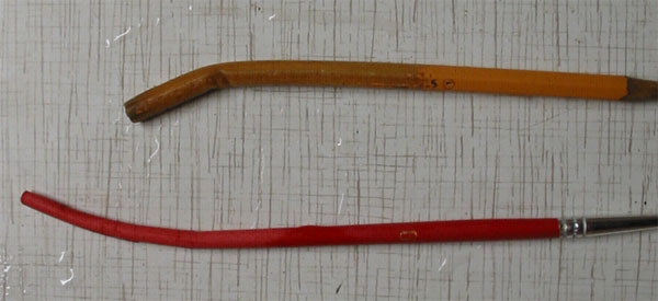 Карандаш и кисточка, сваренные и согнутые древним методом