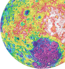 Кратер Эйткен (багровое пятно) на Луне диаметром 2500 км и глубиной 12 км считается самым большим в Солнечной системе. Чтобы понять события, происходившие на поздней стадии формирования планет, важно определить его возраст. Изображение: «В мире науки»