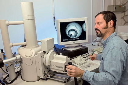 Несмотря на то что метеориты выпадают на Землю довольно часто, статистика инструментальных наблюдений за вхождением в атмосферу малых небесных тел пока недостаточна