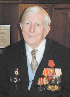 Доктор физ.-мат. наук, профессор, заслуженный деятель науки РФ, лауреат Ленинской премии О.Д.Казачковский (р. 1915) один из первых теоретиков синхрофазотрона (фото: «Наука и жизнь»)