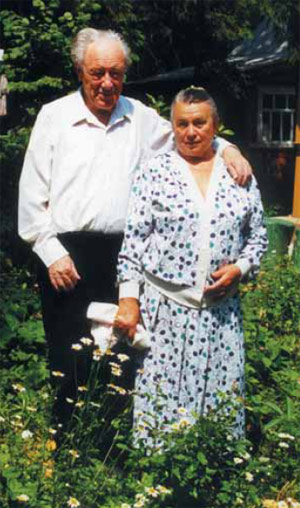 Никита Николаевич с женой Антониной Васильевной на даче в Абрамцеве. Конец 1990-х годов. Фото: «Экология и жизнь»