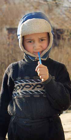 Ребенок бригадира мигрантов, работающих на полигоне (Пенза)