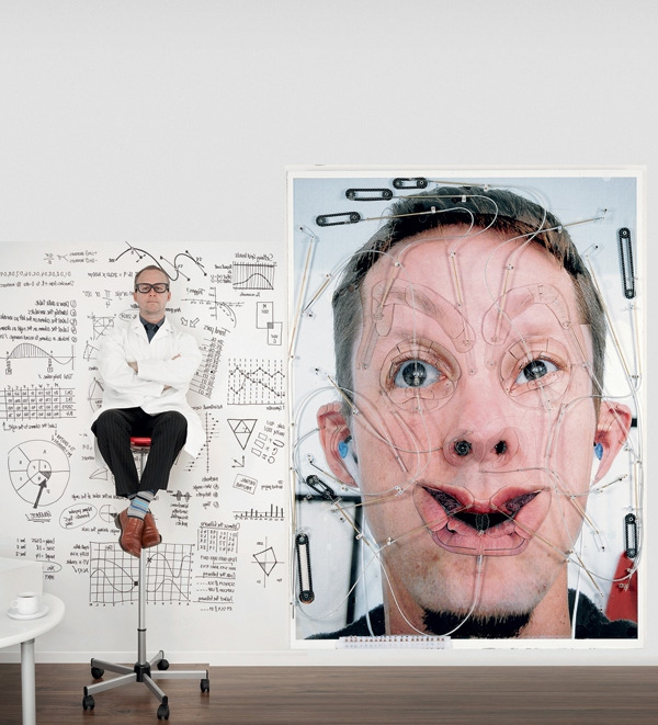 Многим читателям понятия «невербалика» и «теория лжи» знакомы по одноименному в русском переводе сериалу (в оригинале Lie to Me), который несколько лет шел по Первому каналу. Консультантом и прообразом главного героя сериала стал профессор Пол Экман, основной теоретик «невербалики». Изображение: «Популярная механика»