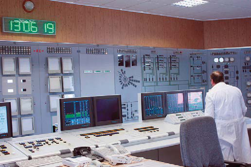 Пульт управления реактором. Фото: «Наука и жизнь»