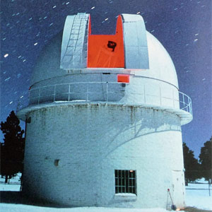 Главная башня Лоуэлловской обсерватории (штат Аризона). Фотография из книги Х. Купера и Н. Хенбеста «История астрономии»