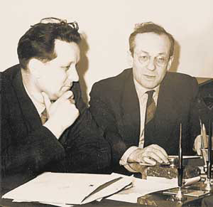 Слева — доктор технических наук профессор Л.П.Зиновьев (1912–1998), справа — академик АН СССР В.И.Векслер (1907–1966) в период создания синхрофазотрона (фото: «Наука и жизнь»)