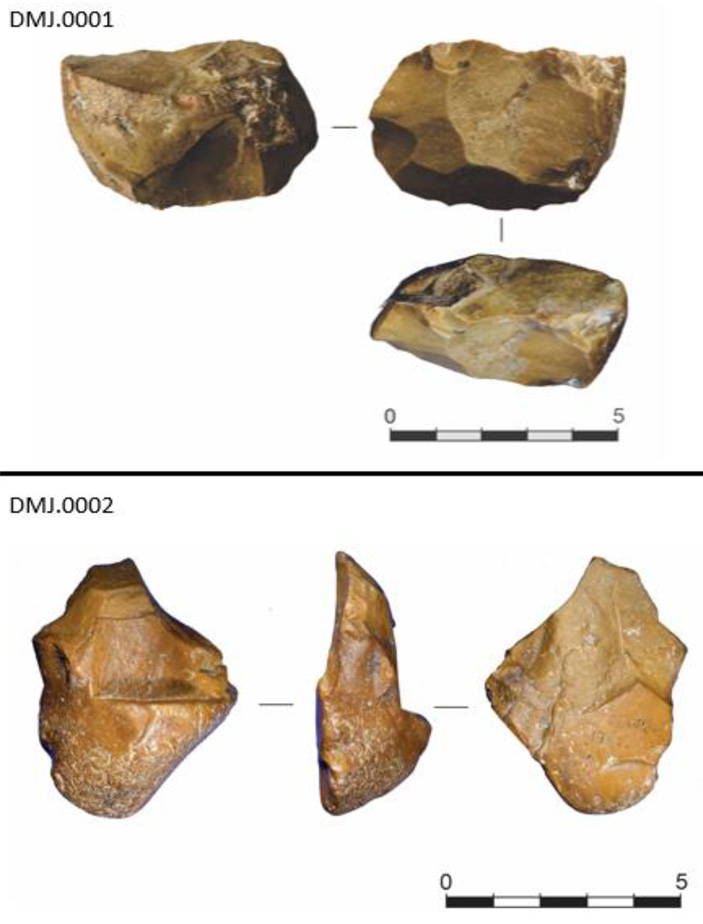 Рис. 3. Каменные орудия из Дялул Мижлочу