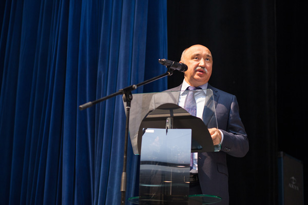 Ильшат Гафуров