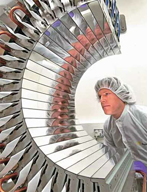 Вакуумный рентгеновский дифрактометр («Наука из первых рук» №2(62), 2015)