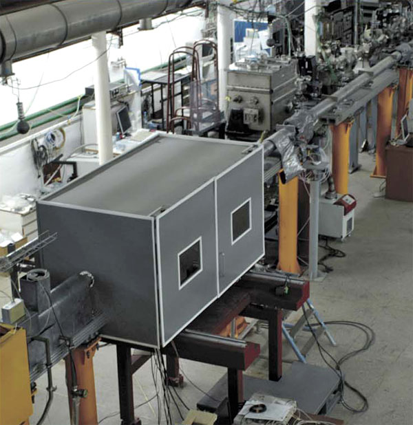 Радиационный бокс станции «Рентгеновская фазоконтрастная микроскопия и микротомография» («Наука из первых рук» №2(62), 2015)