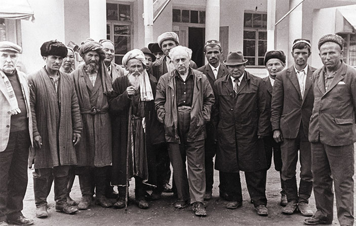 Ю. Я. Керкис в овцеводческом совхозе в Таджикистане («Наука из первых рук» №2/3 (74), 2017)