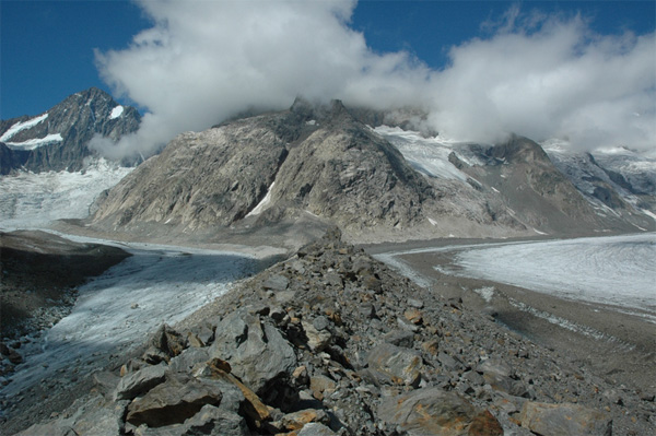 Рис. 13. Срединная морена Унтераарского ледника, фото © Музей естественной истории, г. Невшатель