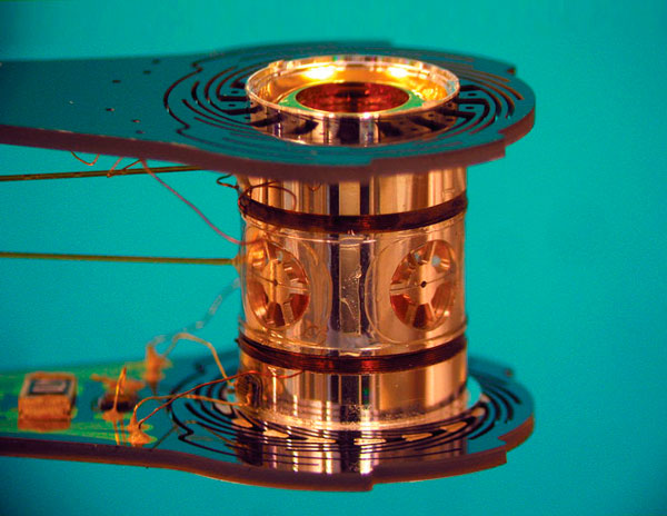 Центральная камера, внутри которой помещается капсула с топливом