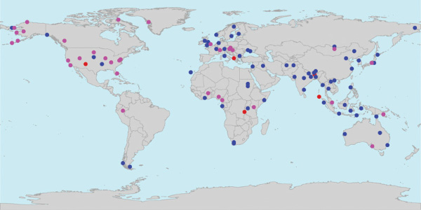 Места, откуда были взяты черепа для краниометрического анализа. Синие точки — мужские черепа, красные — женские. Фиолетовым показаны точки, откуда происходят черепа обоих полов. Рис. из обсуждаемой статьи в Nature