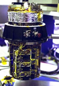 От этого прибора зависит, есть ли жизнь на Титане. На фото — газовый хроматограф и масс-спектрометр GCMS (изображение с сайта saturn.jpl.nasa.gov)