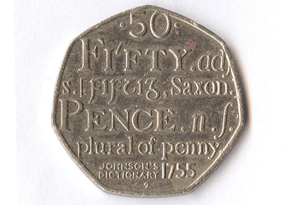 <b>Рис. 7.</b> Британские монеты достоинством 50 пенсов имеют форму семиугольника Рело. На фото: монета 2005 года выпуска, посвященная 250-й годовщине выхода в свет толкового словаря английского языка Сэмюэля Джонсона