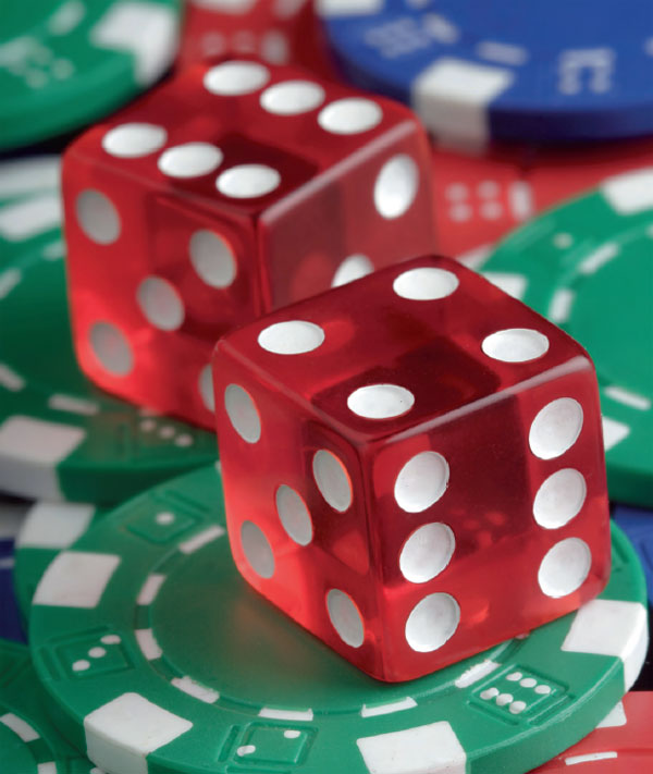 Сначала игральные кости изготавливались из мелких косточек копытных животных и были одними из самых ранних средств получения случайных чисел. В древних культурах кости использовались для предсказания будущего, поскольку считалось, что боги влияют на исход бросания