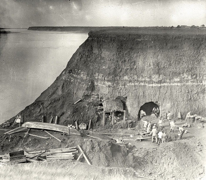 Раскопки в Соколках на Малой Северной Двине. Фото с сайта paleo.ru