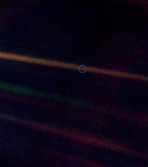 «Pale blue dot» («ТрВ-Наука», № 206, 2016)
