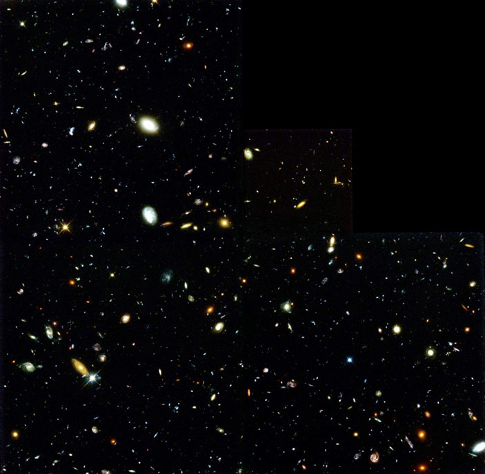 Рис. 1.5. Самое первое Глубокое поле «Хаббла» (HDF-N). Фото: NASA/ESA («Происхождение и эволюция галактик»)