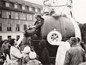 Рис. 4.5. Огюст Пикар готовится к полету на стратостате FNRS-1 (1931 г.)