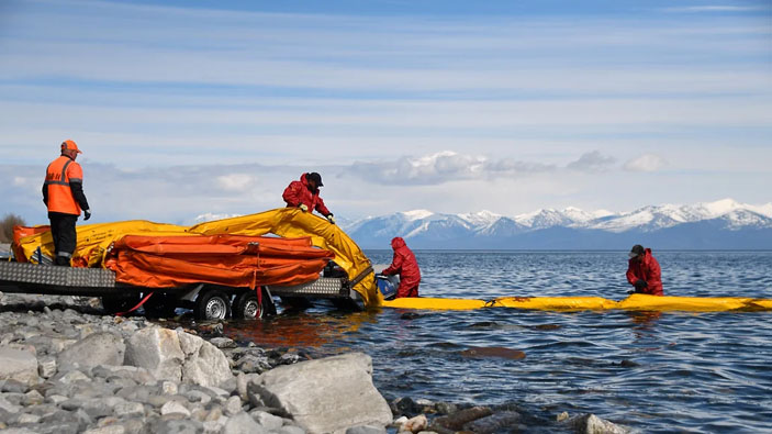 Человеческое присутствие дорого обходится крупнейшему пресному водоему мира («Коммерсантъ Наука» №3, 2021)