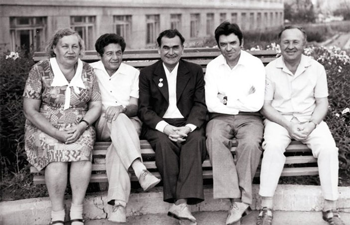 Дирекция, 1970 г.: Л. К. Антипова, Р. И. Салганик, Д. К. Беляев, В. К. Шумный, В. И. Молин («Наука из первых рук» №1(86), 2020) 