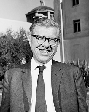 Фред Хойл в 1967