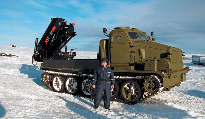 Рис. 3. Работы по снабжению станции «Новолазаревская» («Природа» №6, 2020)