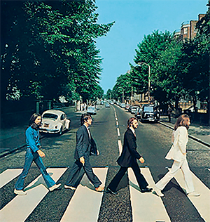 Редкий кадр... четвёрка The Beatles идёт финансировать работу Хаунсфилда