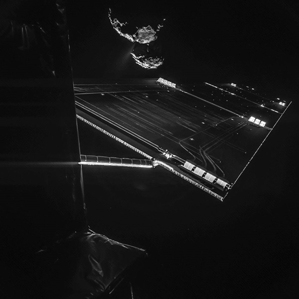 Philae: селфи с Кометой. ©ESA/Rosetta/Philae/CIVA