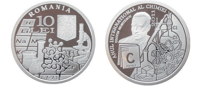 Небольшой фрагмент периодической таблицы изображен на серебряной (999-я проба) румынской монете, отчеканенной в честь Года химии (2011) очень маленьким тиражом — 500 экз. («ТрВ» №17(261), 28.08.2018)