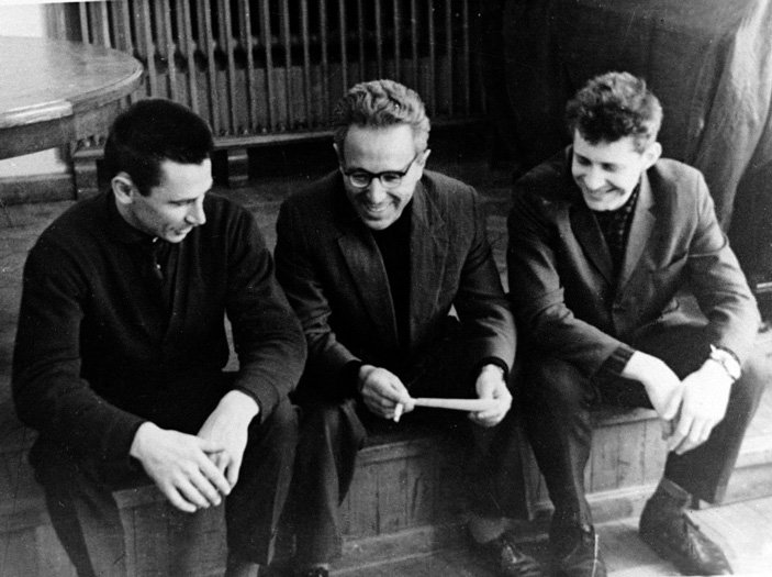Слева направо: Геннадий Шоломицкий, Иосиф Шкловский, Николай Кардашёв. Фото из архива ГАИШ МГУ («ТрВ» №16(285), 13.08.2019)