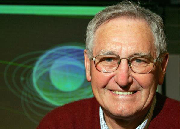 Рой Керр (Roy Kerr) («Троицкий вариант» №2(196), 26 января 2016 года)