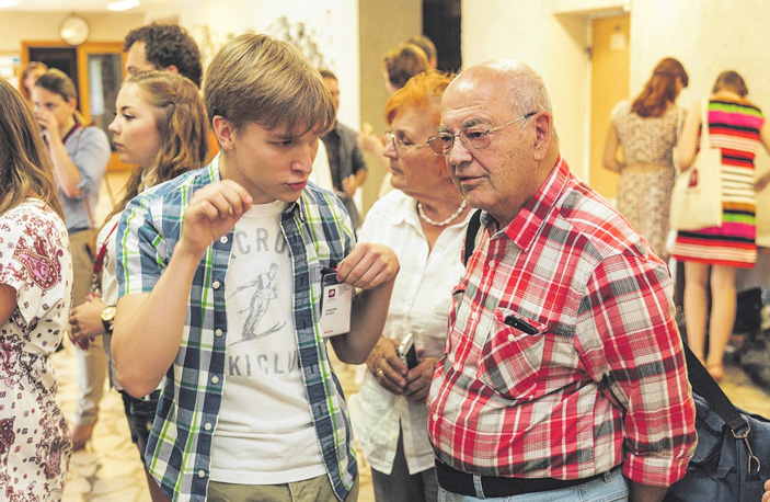 Д. Б. Зимин и Г. Химуля, на тот момент ученик 11-го класса (2013 год). В настоящее время Григорий заканчивает бакалавриат в Гарварде («ТрВ» №12(256), 19.06.2018)