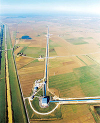 Американский комплекс LIGO (фото: www.popularmechanics.ru)
