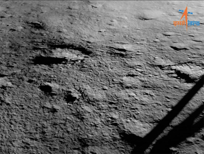 Первое фото, переданное с «Викрама» после посадки (ISRO)