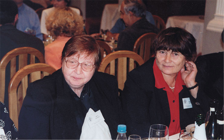 «Главные химики» института Н. И. Гринева и В. Ф. Зарытова