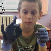 Наука в руках школьника: сибирские «охотники за микробами»
