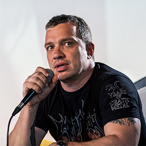 Лукаш Орбитовский во время «Месяца авторских встреч» (2019, Вроцлав). Фото: Рафал Коморовски, «Википедия»