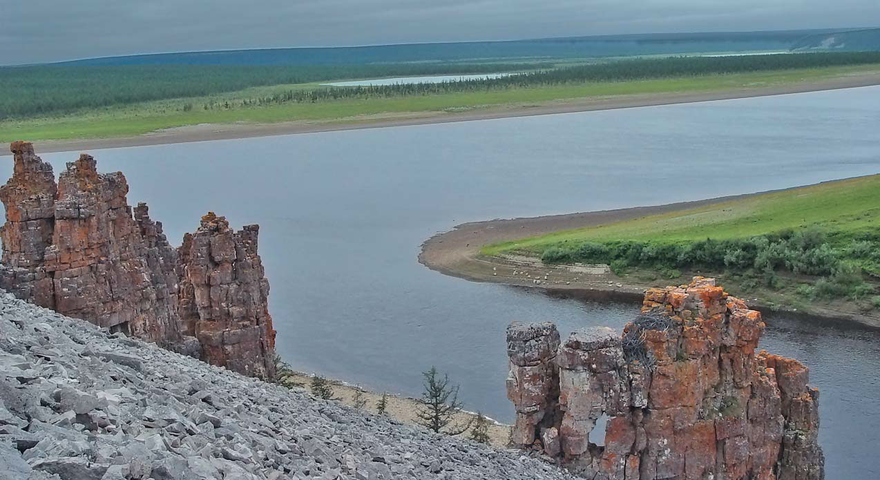 «Сторожевые» башни р. Куойки в месте ее впадения в Оленёк