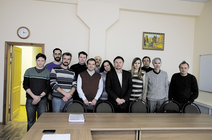 Коллектив, принимавший участие в работах по мегагранту. Снимки из архива В. Ракова («ТрВ» №4(273), 26.02.2019)