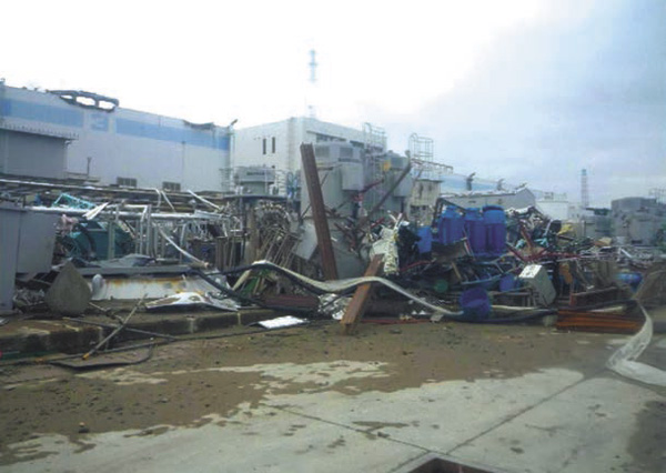 АЭС «Фукусима-1» после аварии. REUTERS/Tokyo Electric Power Co. (TEPCO)/Handout