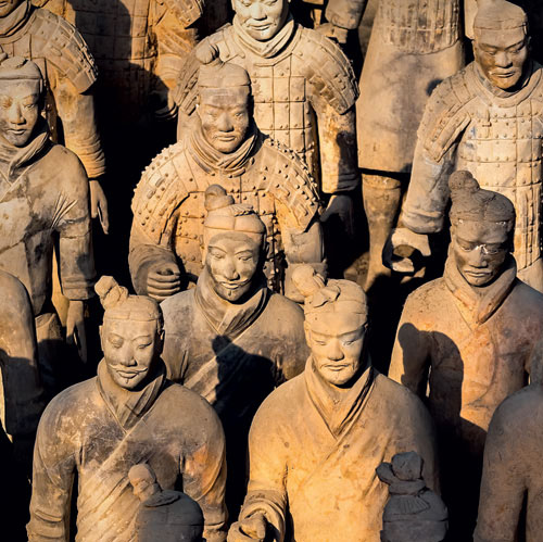 Терракотовая армия. Фото: platongkoh01 / ru.depositphotos.com («Наука и жизнь» №12, 2017) 