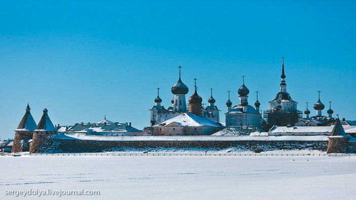 <b>Рис. 6.</b> Соловецкий монастырь в 2011 году <a name=b4></a><a href=/nauchno-populyarnaya_biblioteka/433848/Solovki?US&from=rxblock#4>[4]</a> («ТрВ» №21(240), 24.10.2017) 