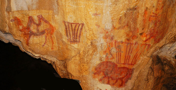 Рис. 3. Композиция «Лошадки» Зала Хаоса с верблюдом, расчищенным Эудалем Антоном Гийоме. Фото Ольги Червяцовой