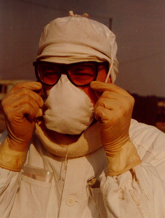 Автор перед отбором образцов в «Саркофаге»