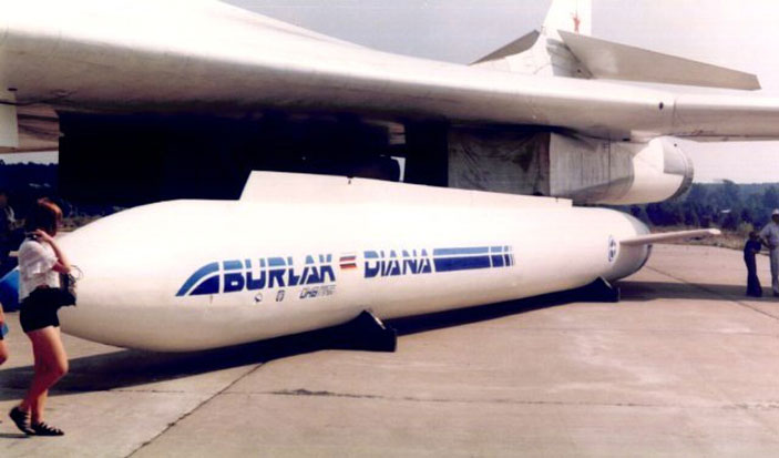 Ту-160 с макетом «Бурлака»