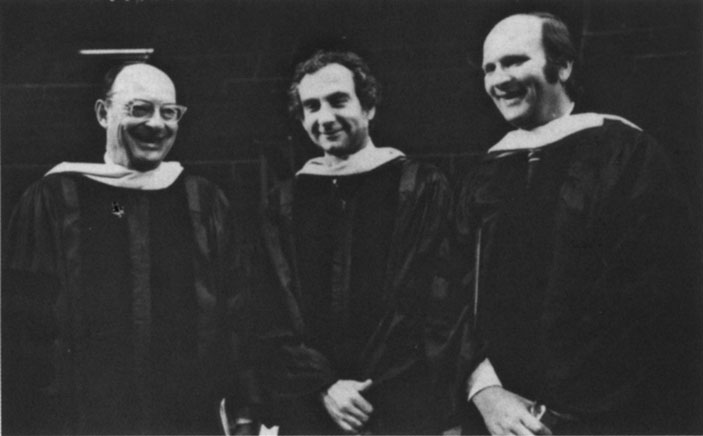 Джон Бардин, Леон Купер и Роберт Шриффер на выпускной церемонии в Иллинойсском университете, 1972 год